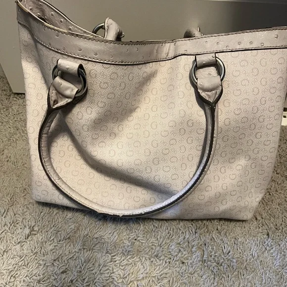 Large Guess Purse - Picture 3 of 3